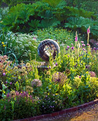 Obélisques De Jardin. David Harber